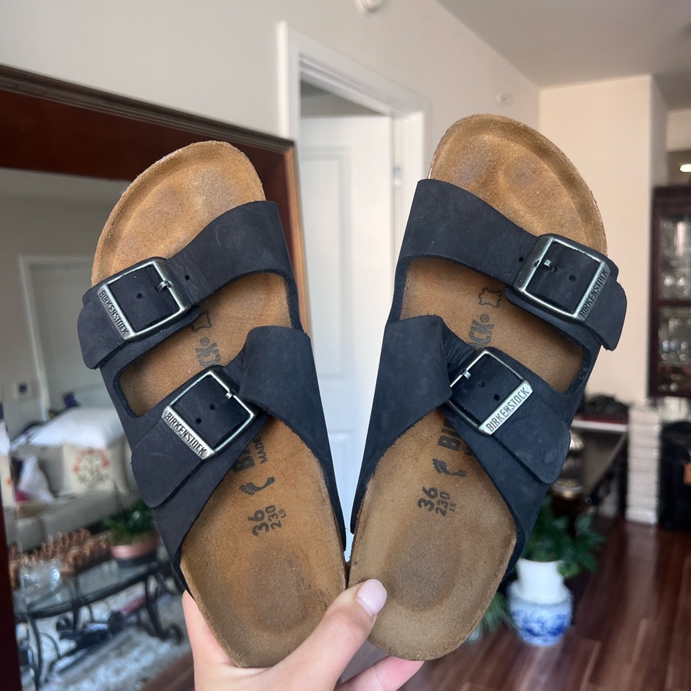 GREAT CONDITION Black Arizona Birkenstock Sandals size 36